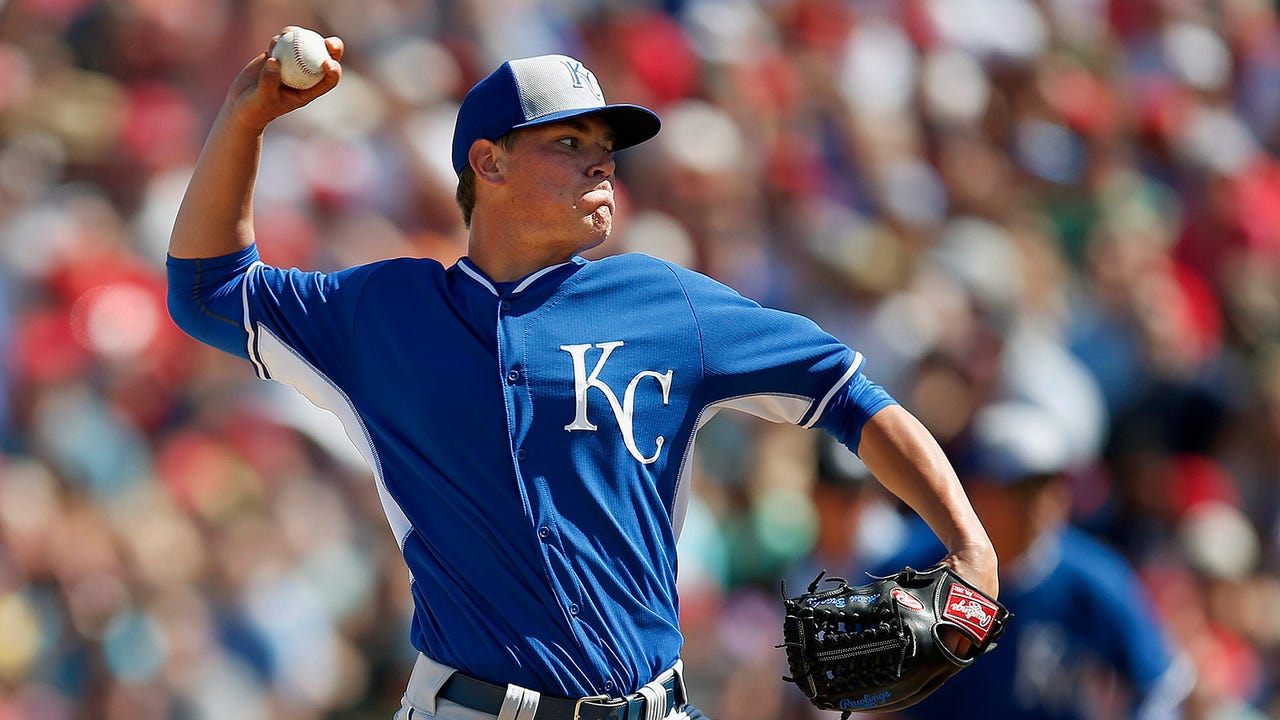Royals split squads lose to Angels, Reds